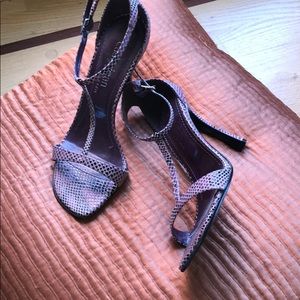 Sexy Strappy pink/black sandals